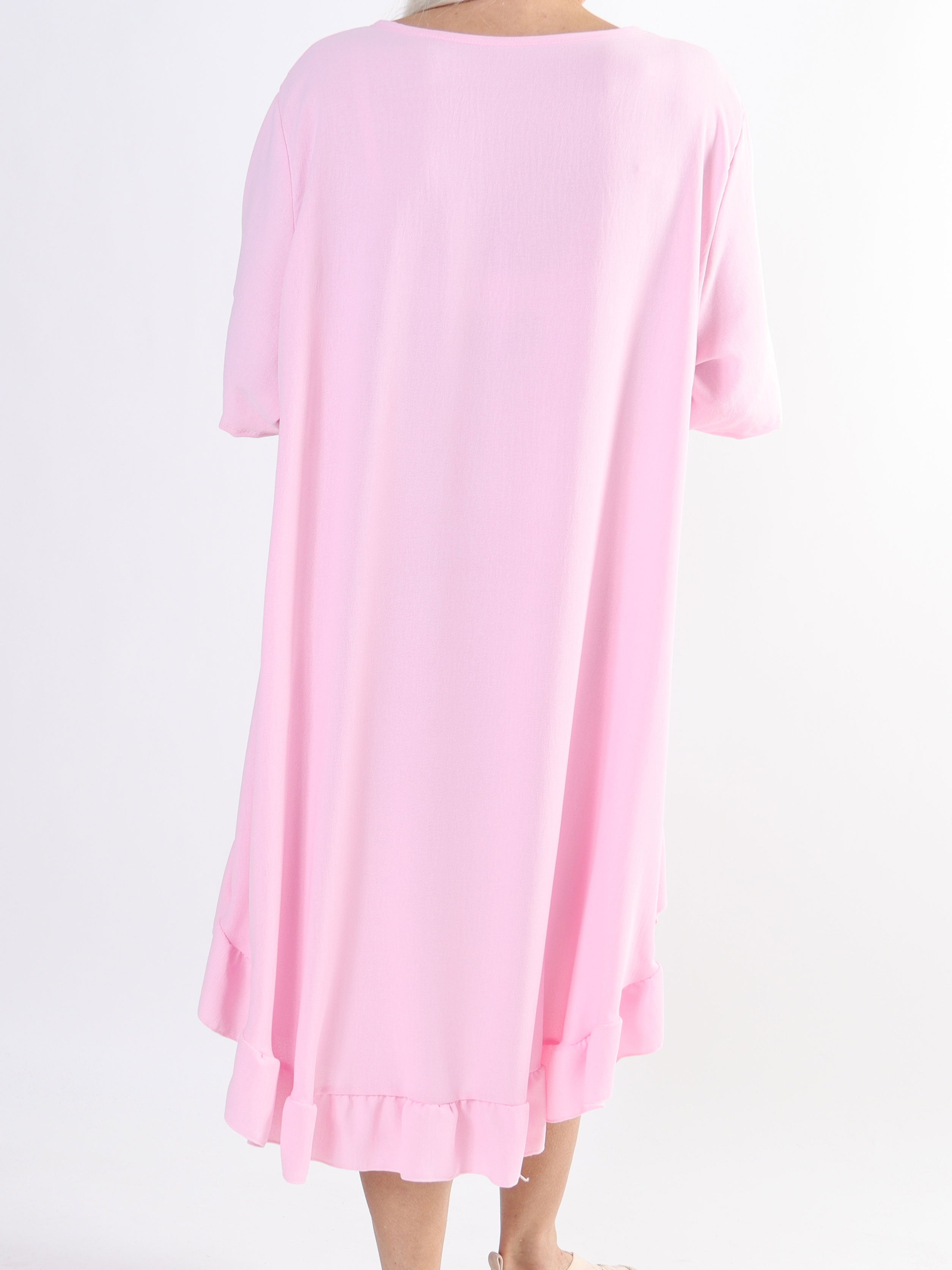 Emmelie - Klänning i viskosblandning med fickor i plus size.